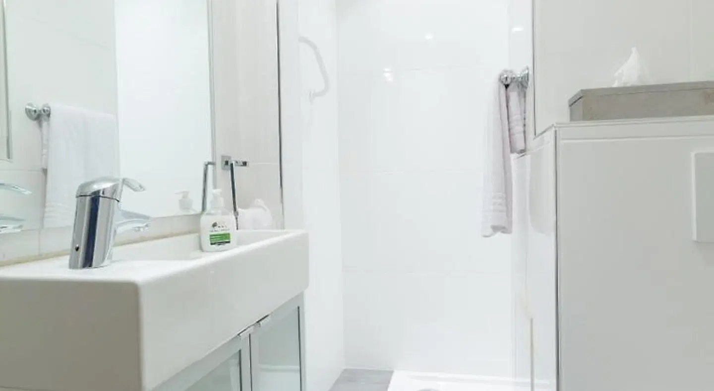 Hôtel Le Mistral Badezimmer