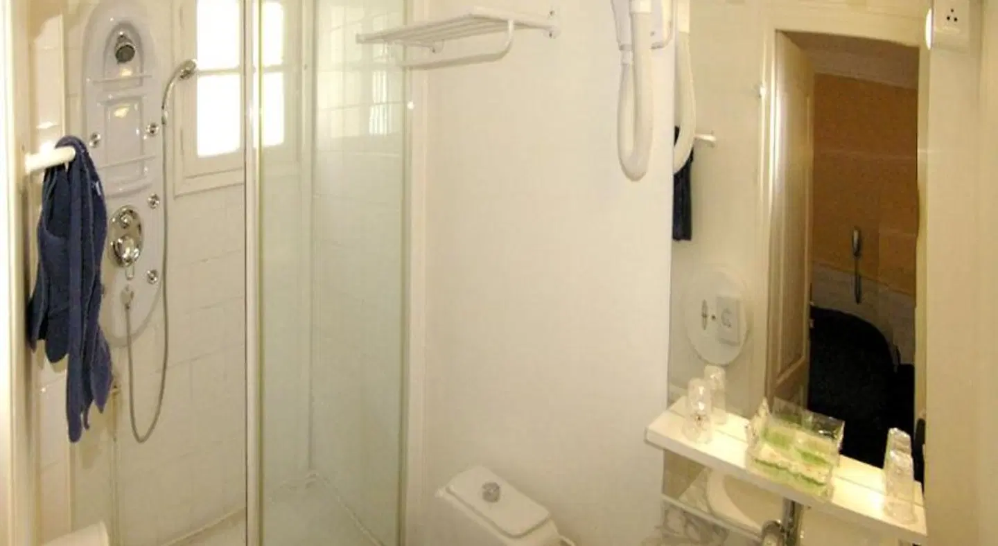 Hotel Vendome Badezimmer