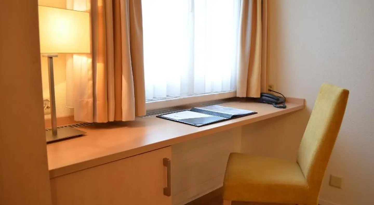 Felmis ROOM_EXAMPLE