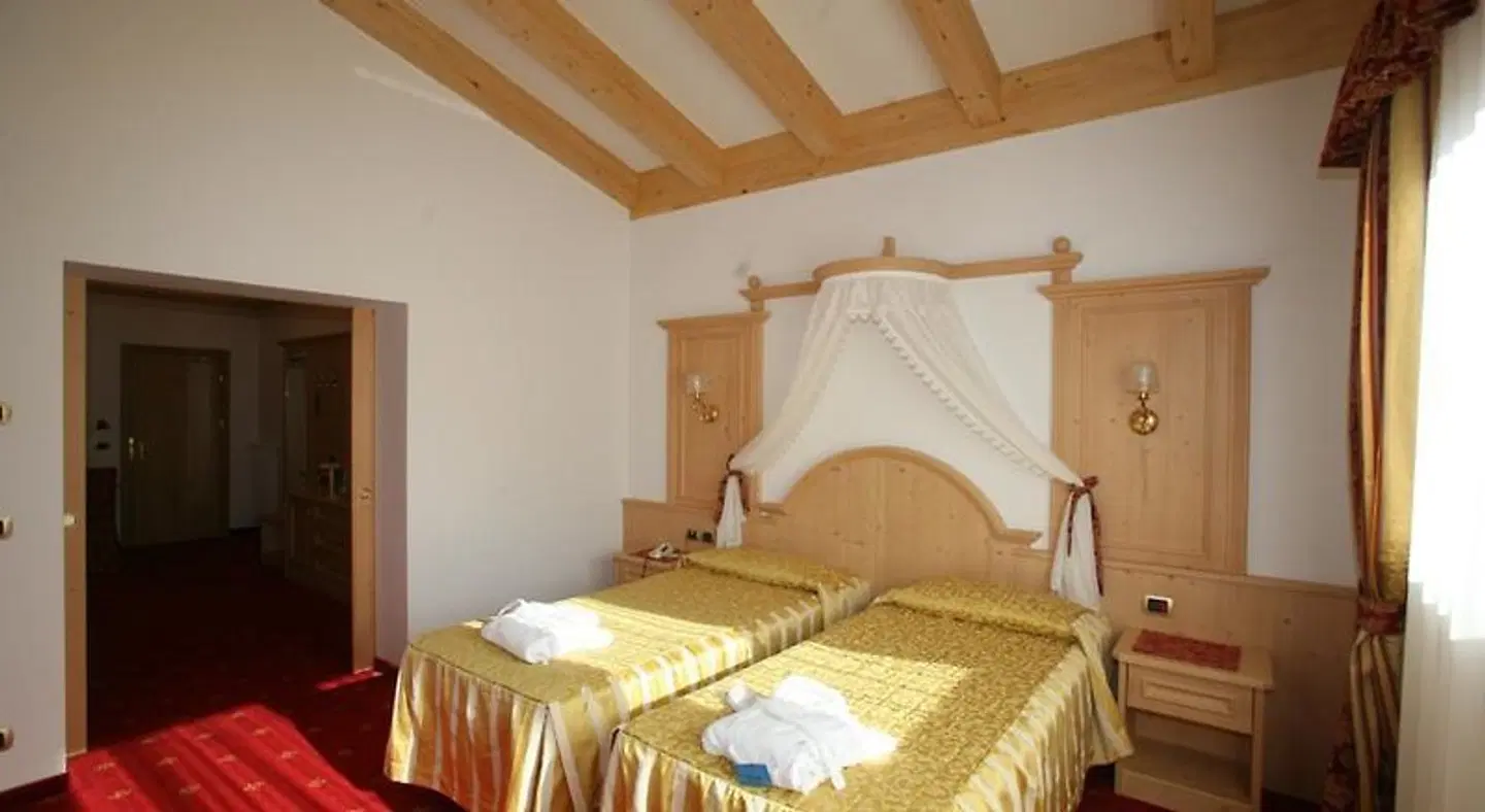 Cristina ROOM_EXAMPLE