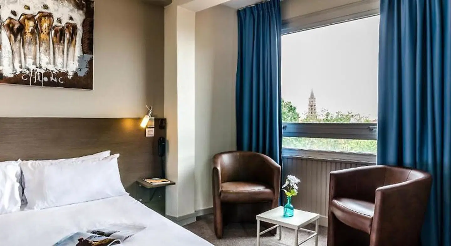 Victor Hugo ROOM_EXAMPLE