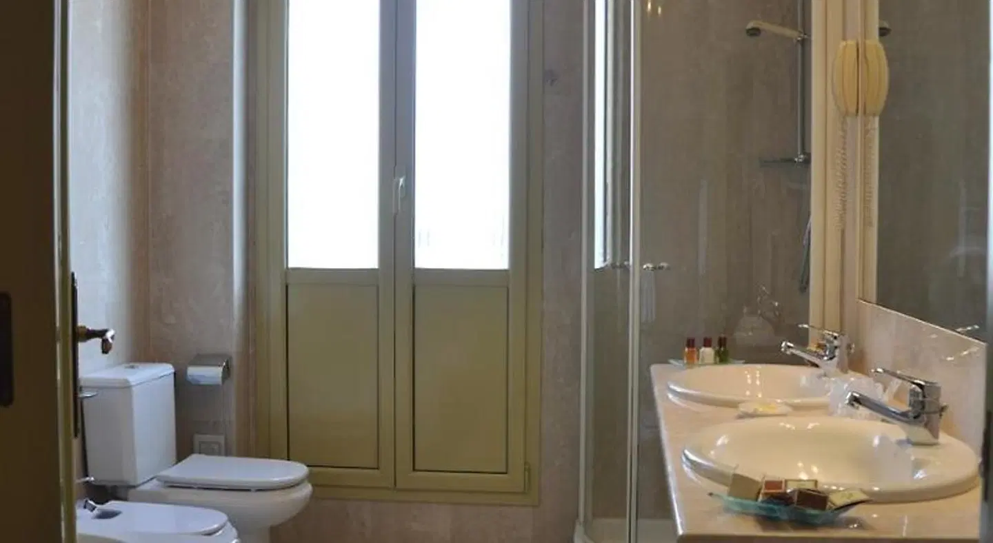 Villa Montanarini Badezimmer