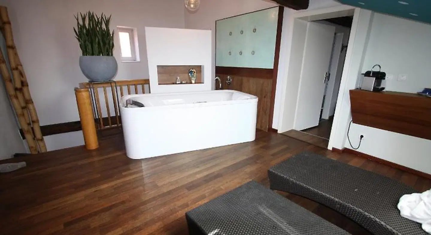 Elements ROOM_EXAMPLE