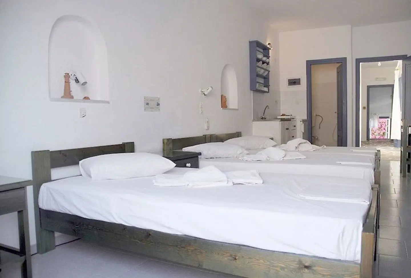 Pelagos Studios ROOM_EXAMPLE