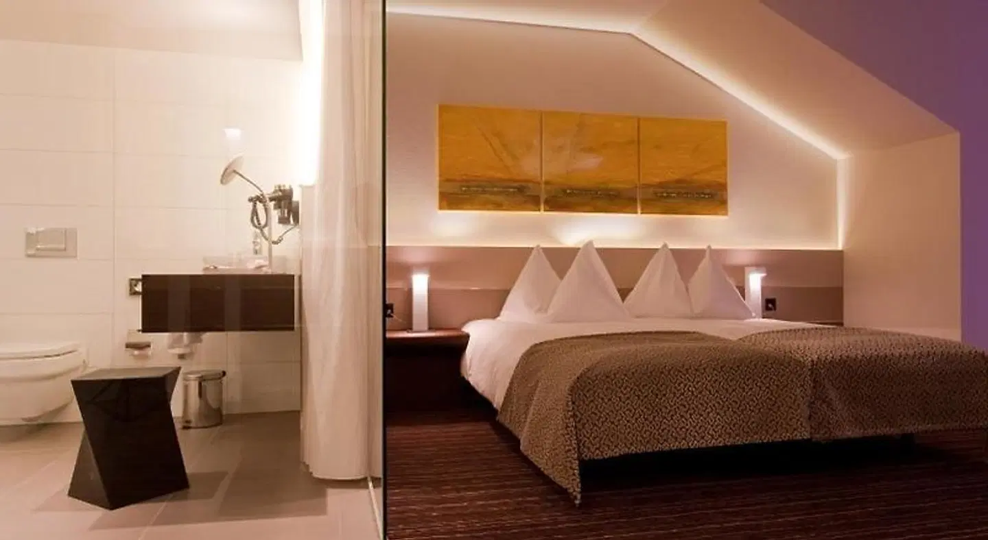 riverside ROOM_EXAMPLE