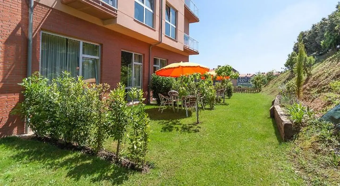 Apartamentos Mar Comillas Garten