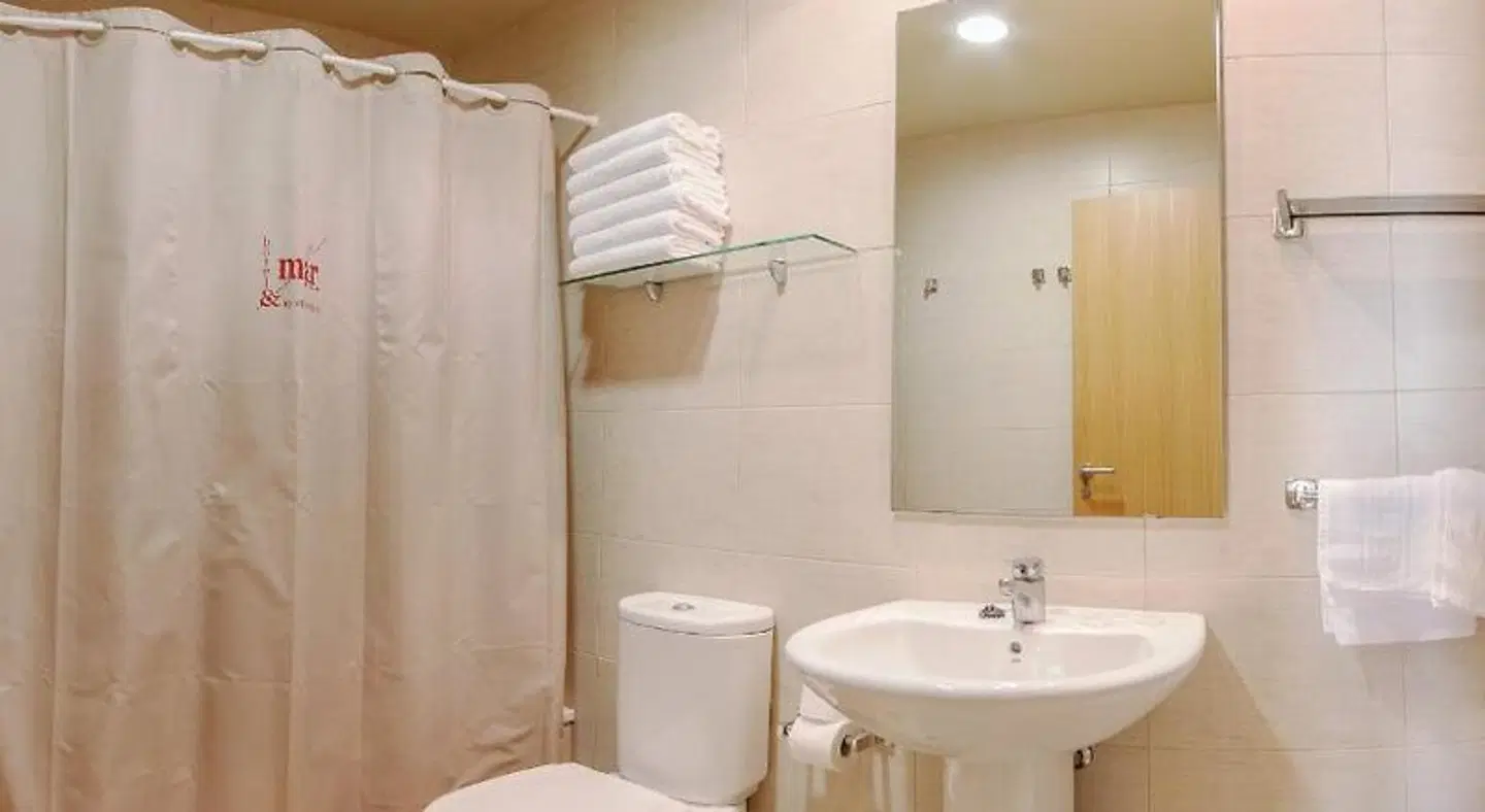 Apartamentos Mar Comillas Badezimmer