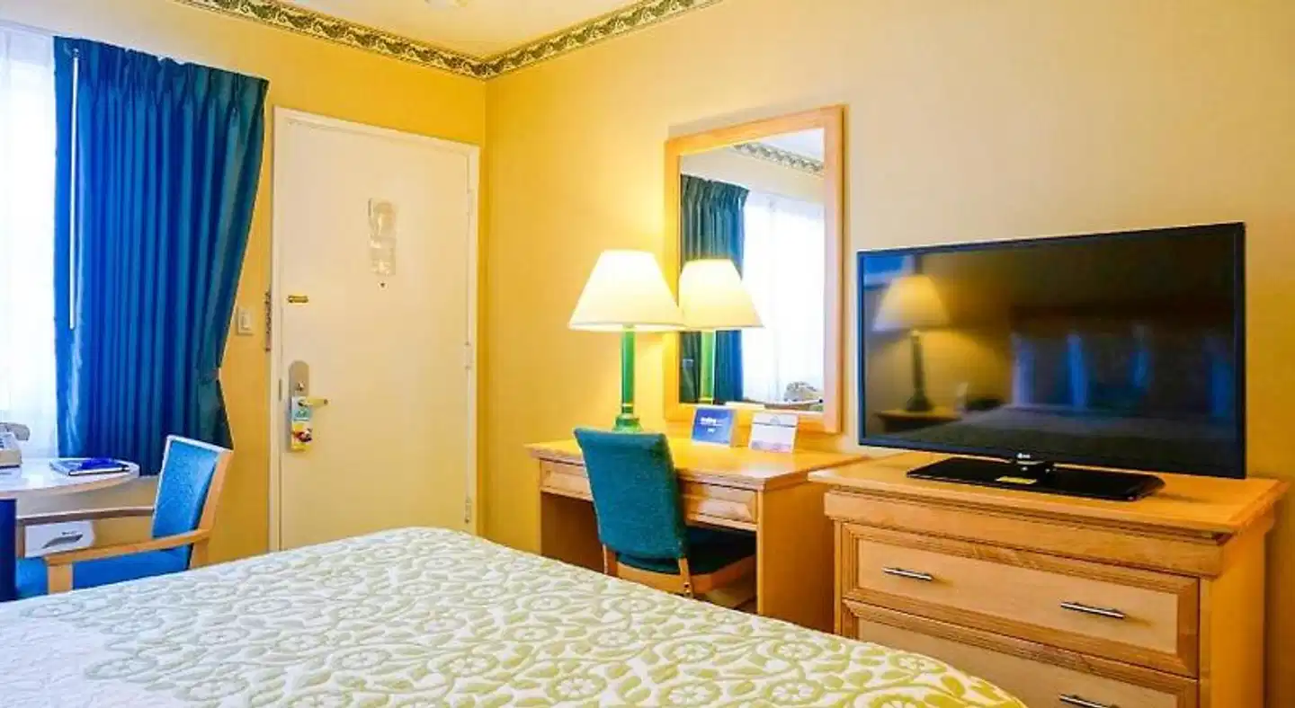 Days Inn Santa Barbara Wohnbeispiel