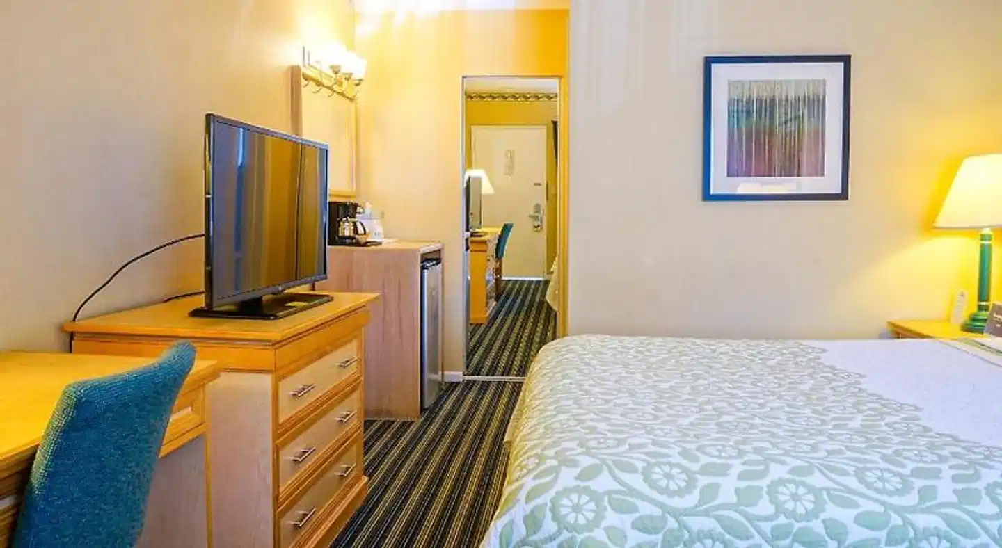 Days Inn Santa Barbara Wohnbeispiel