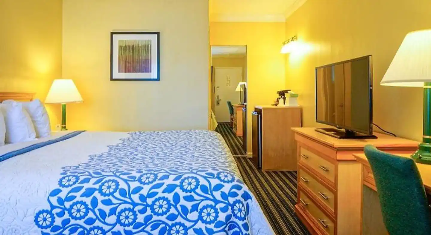 Days Inn Santa Barbara Wohnbeispiel