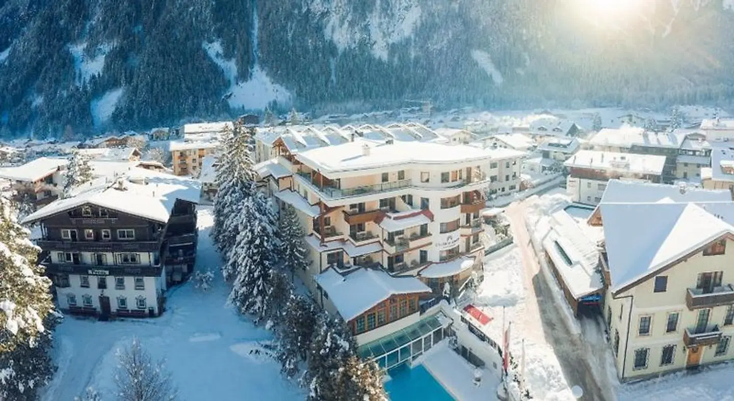 Zillertalerhof OUTDOOR_POOL