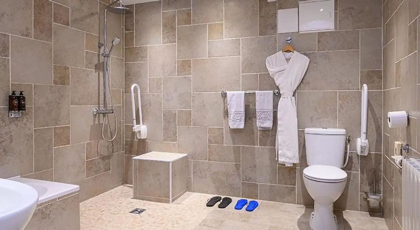 La Bastide De Tourtour Badezimmer