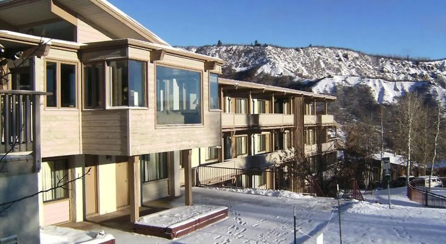 Pokolodi Lodge EXTERIOR