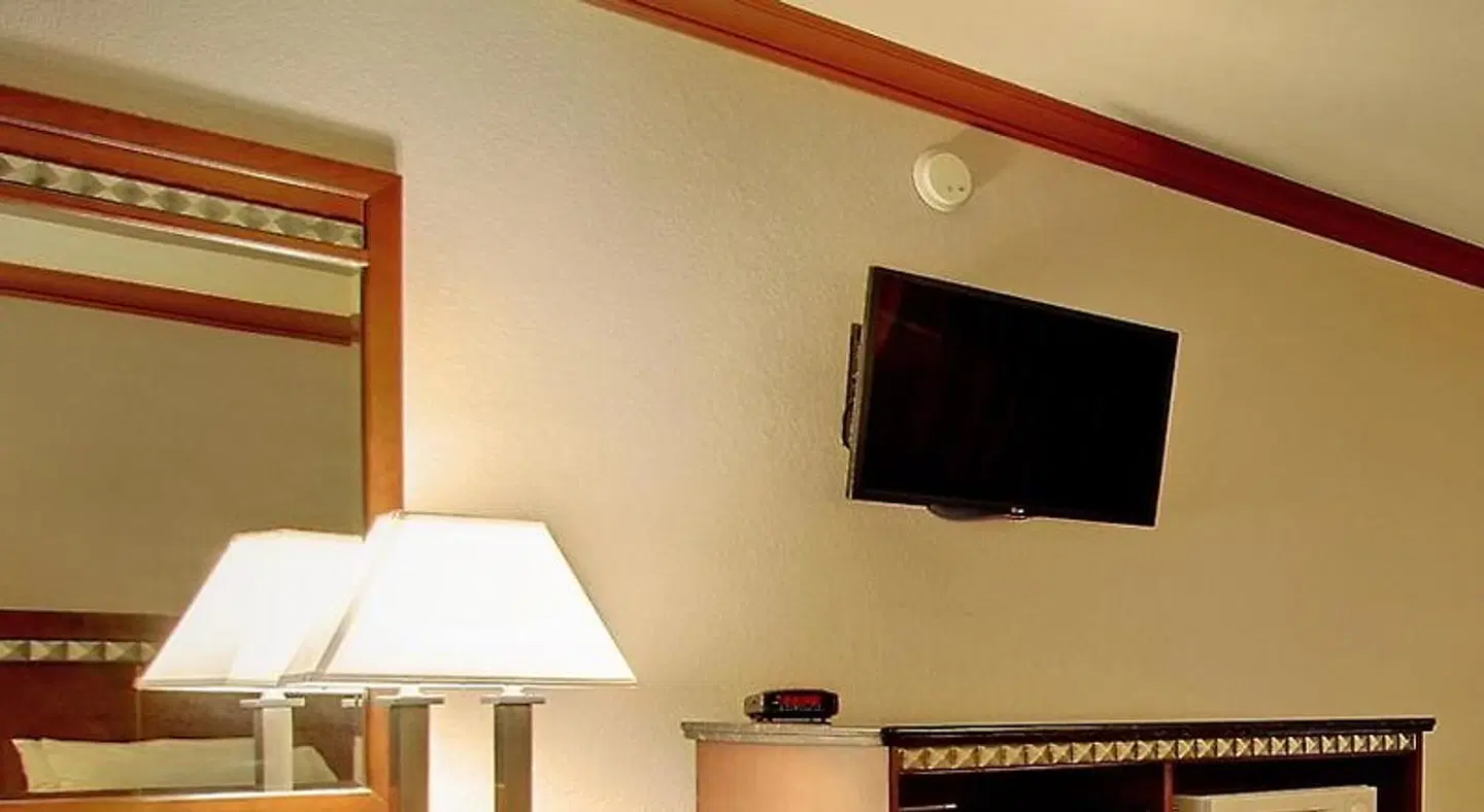 Hotel 414 Anaheim ROOM_EXAMPLE