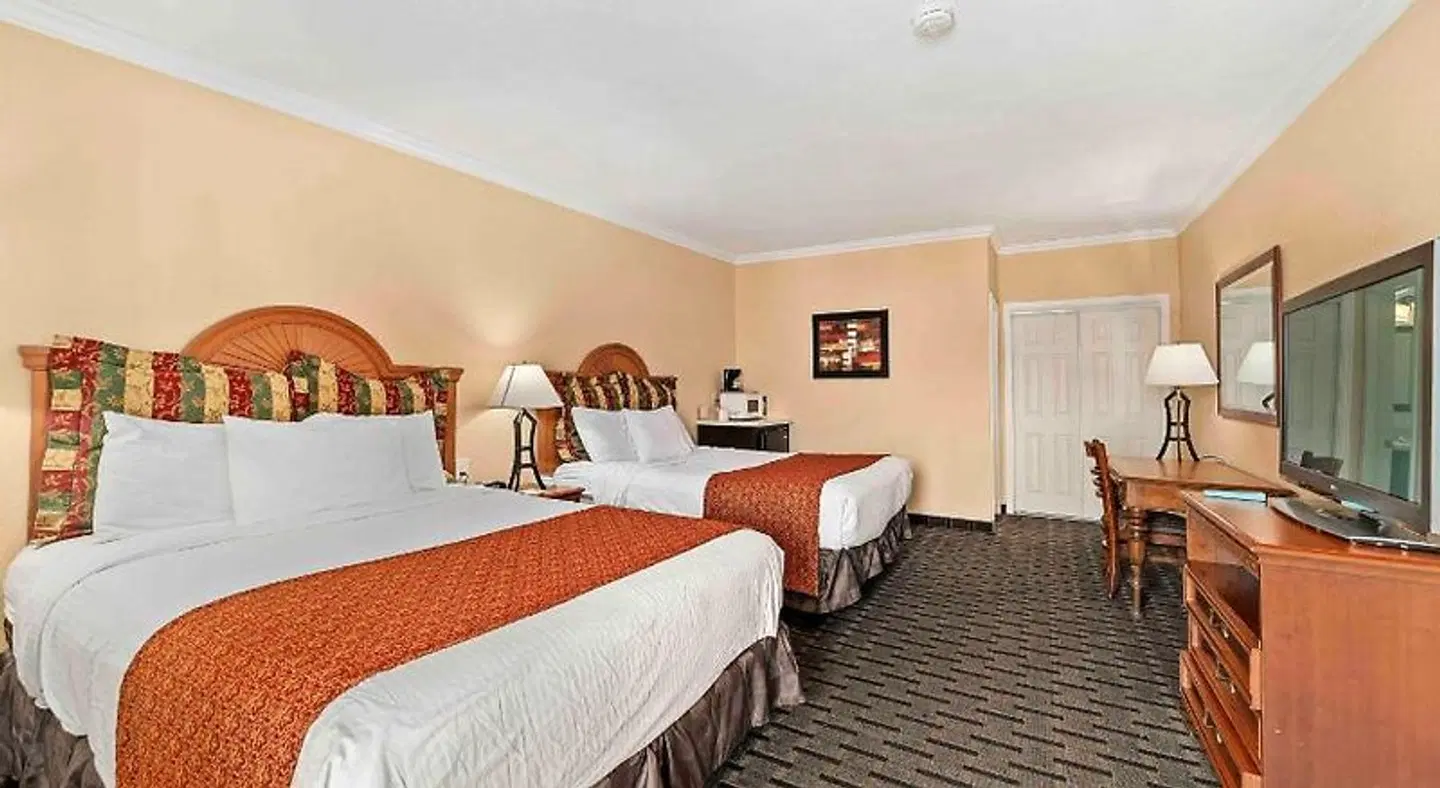 The Lemon Tree Hotel ROOM_EXAMPLE