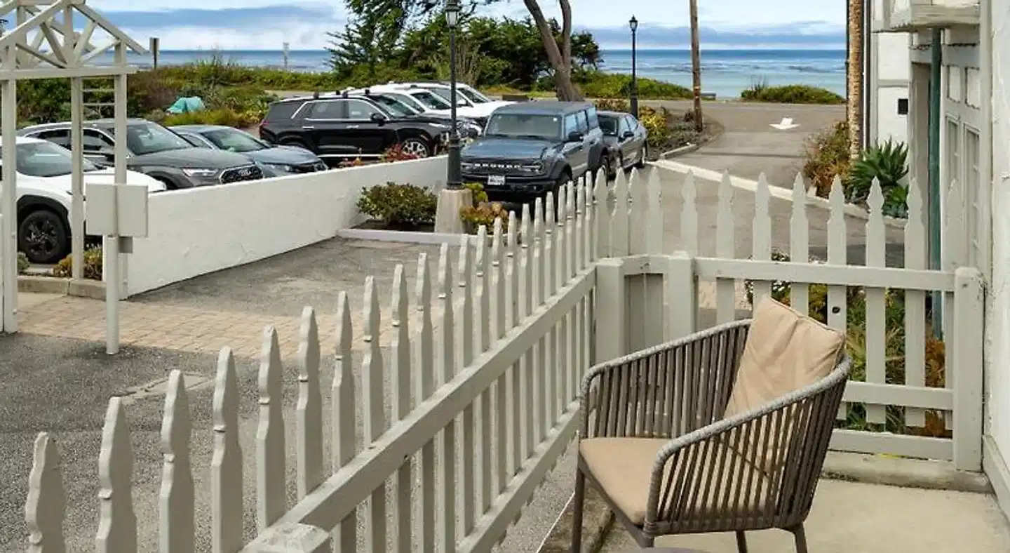 Pelican Inn & Suites Terrasse