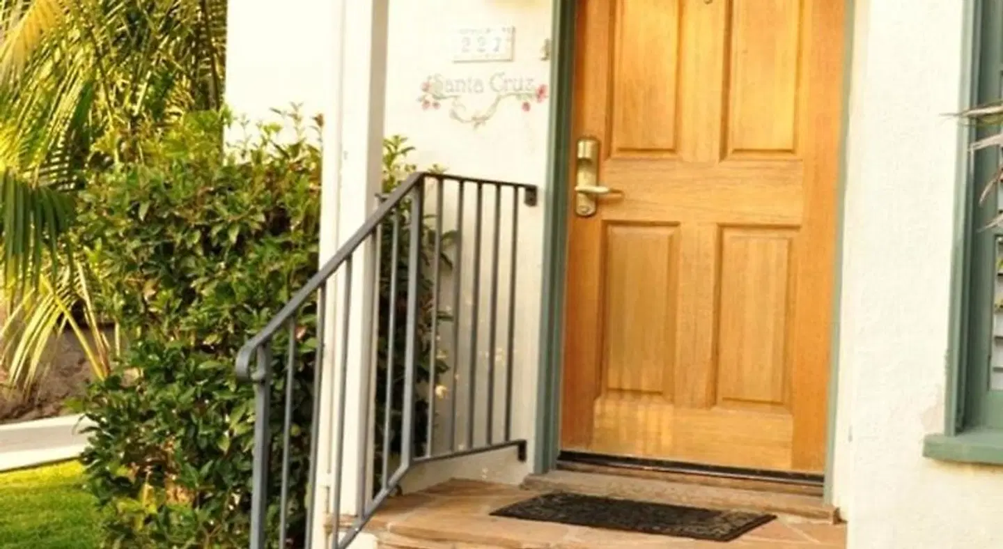 The Eagle Inn HEALTH_BEAUTY