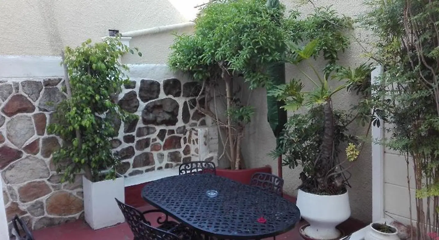 Swiss Cottage Guest House Terrasse