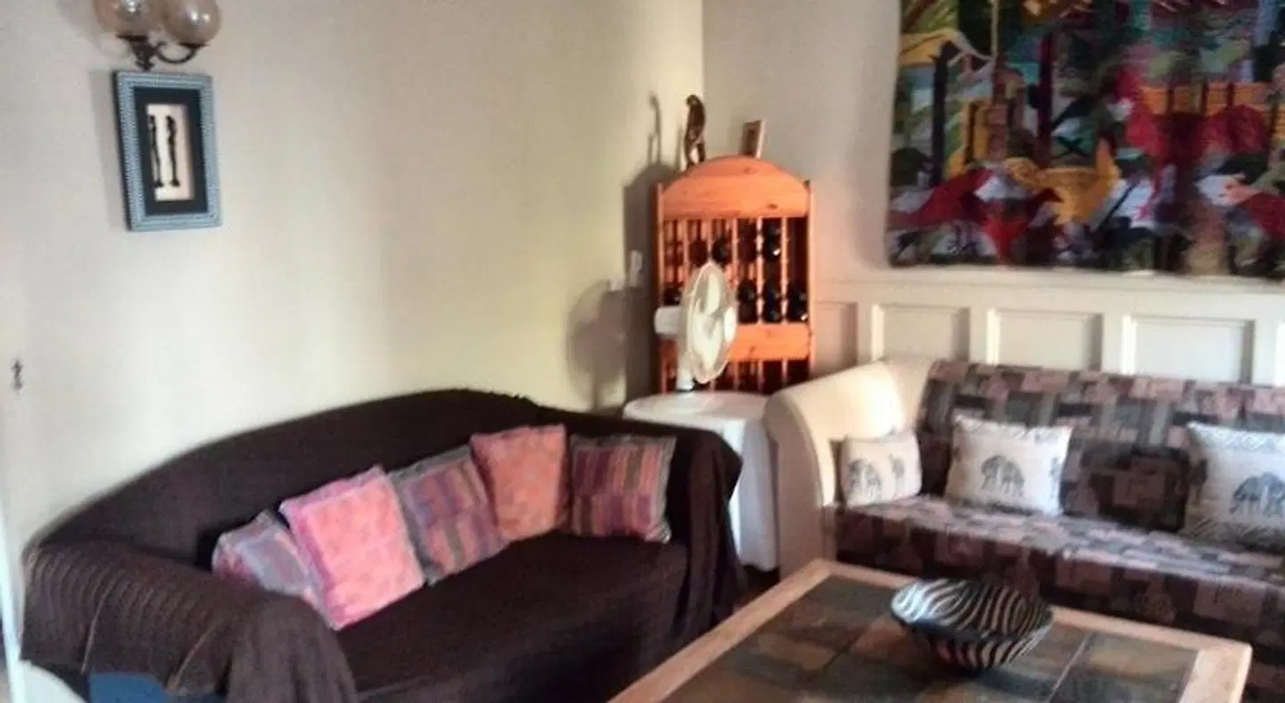 Swiss Cottage Guest House ROOM_EXAMPLE