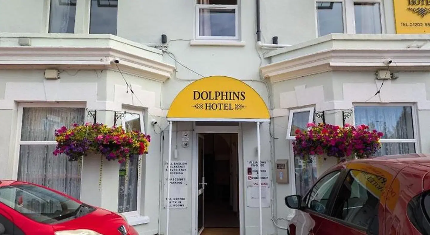 The Dolphins Hotel - Guest house EXTERIOR