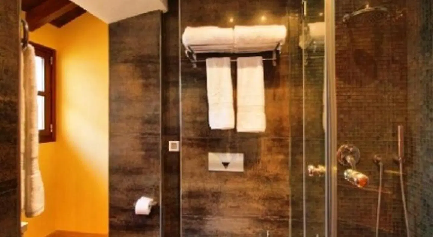 Rodos Niohori Elite Suites Badezimmer