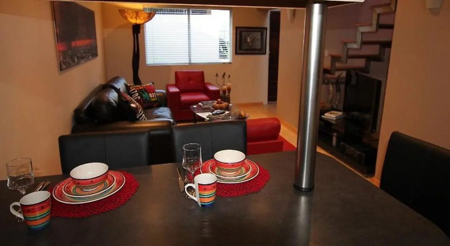 33 on First Guesthouse Restaurant