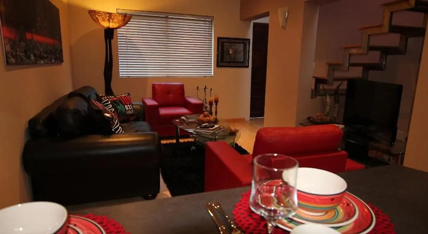 33 on First Guesthouse Restaurant