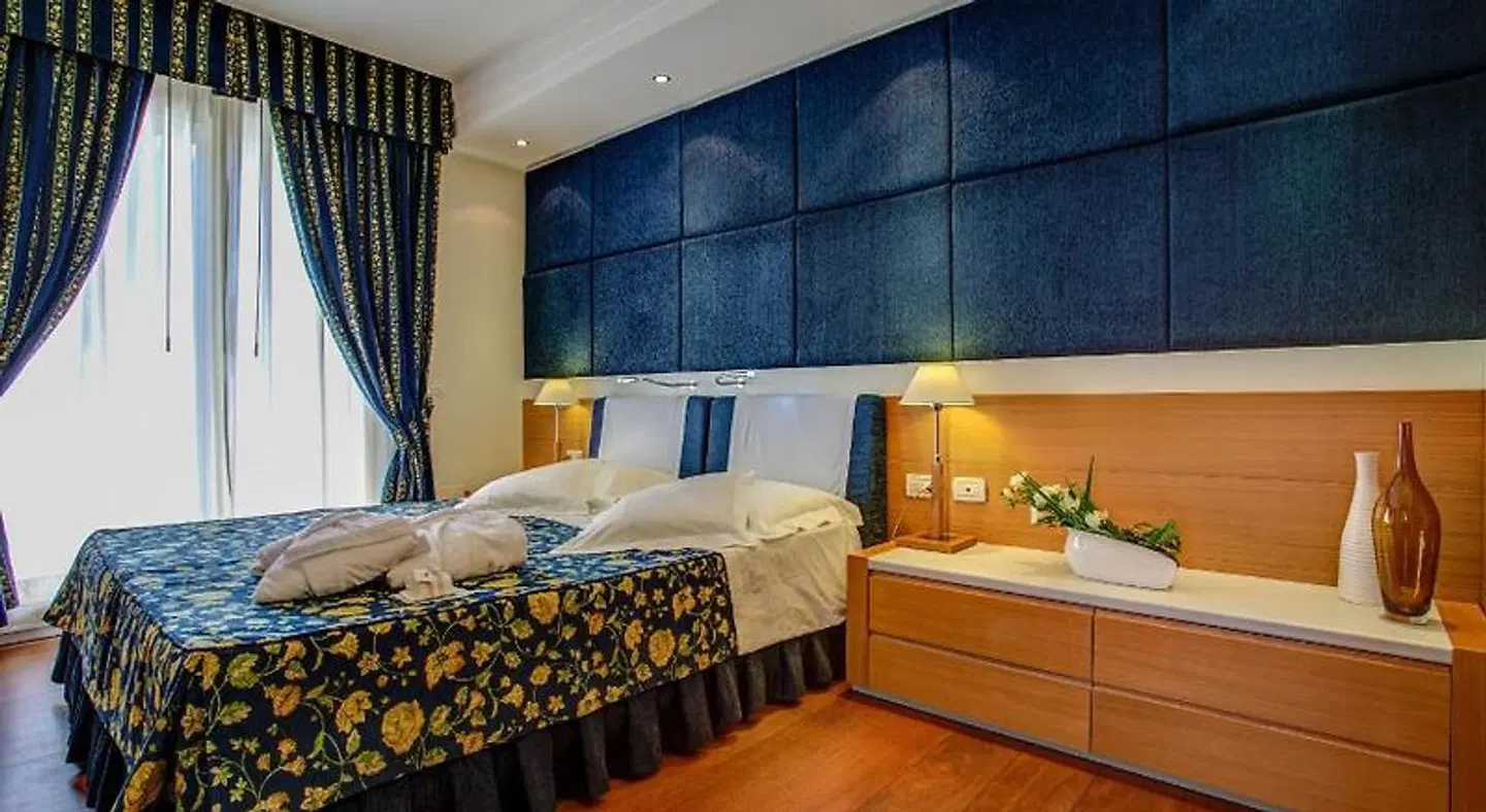England ROOM_EXAMPLE