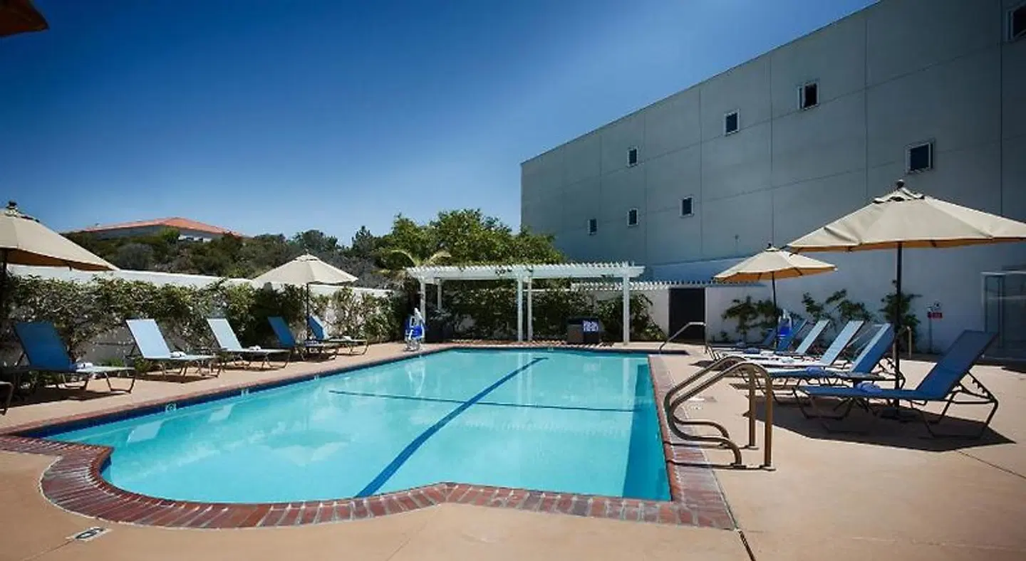 Best Western PLUS Casablanca Inn OUTDOOR_POOL