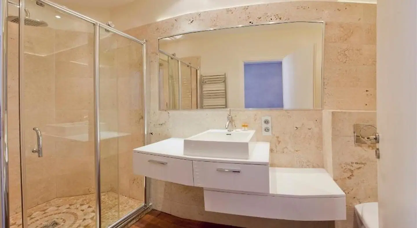 Residence du Louvre - LRA Cannes Badezimmer