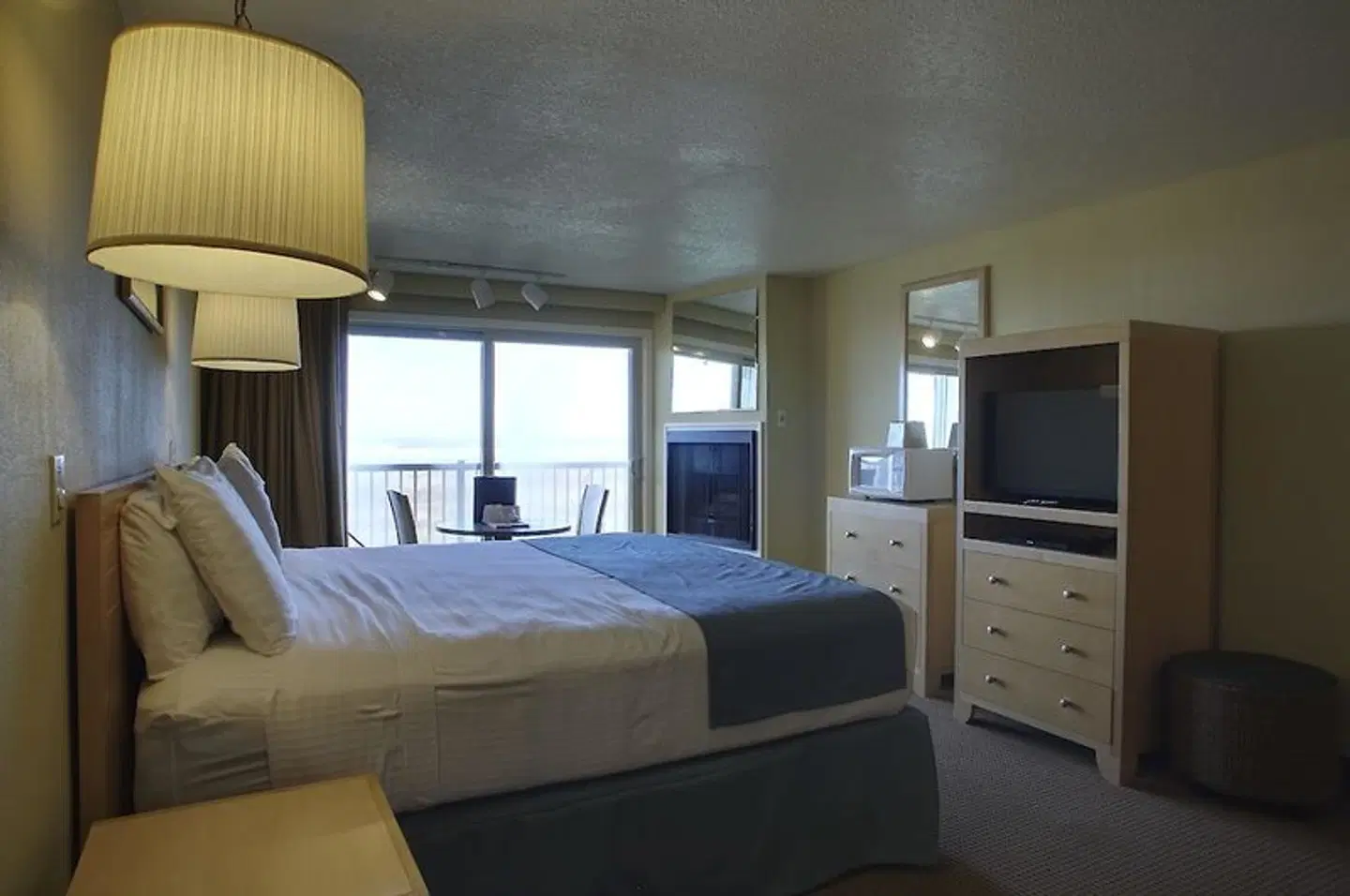 Hi-Tide Oceanfront Inn ROOM_EXAMPLE