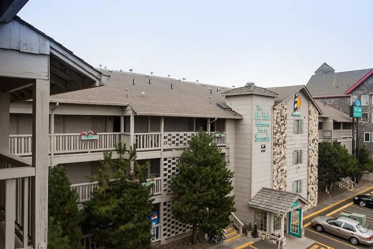 Hi-Tide Oceanfront Inn EXTERIOR