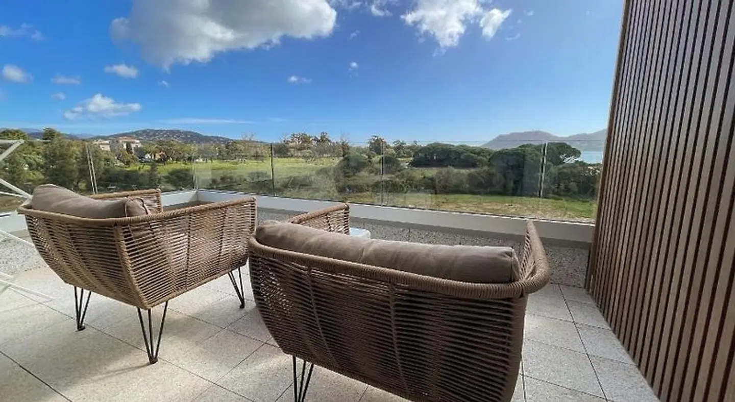 Golden Tulip Porto Vecchio Terrasse