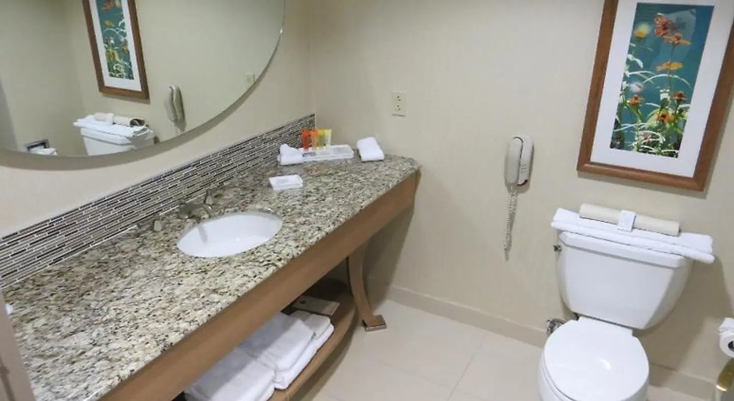Moody Gardens Hotel Spa and Convention Center Badezimmer