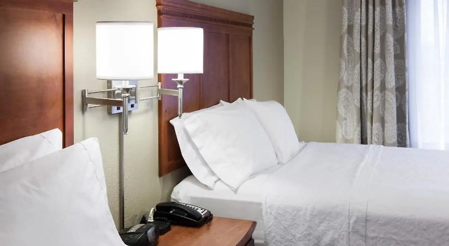 Hampton Inn & Suites Davenport ROOM_EXAMPLE