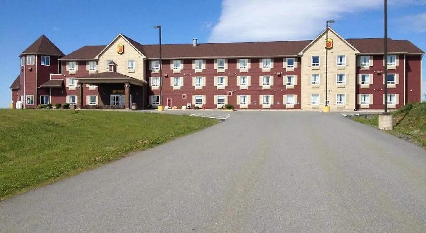 Super 8 by Wyndham Windsor NS EXTERIOR