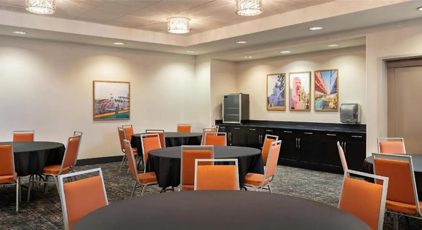 Hampton Inn & Suites La Crosse Downtown LOUNGE_LOBBY