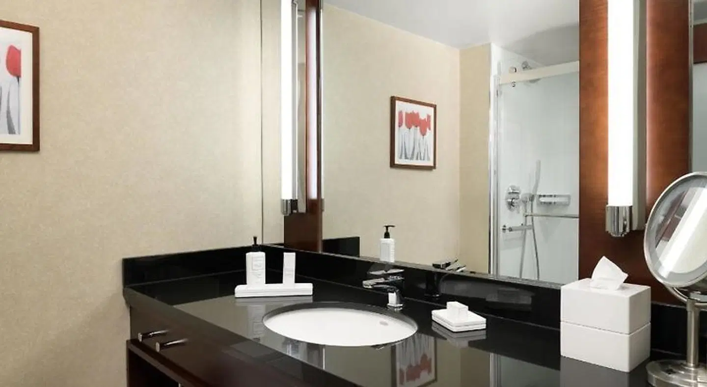 Hilton Charlotte Uptown Badezimmer