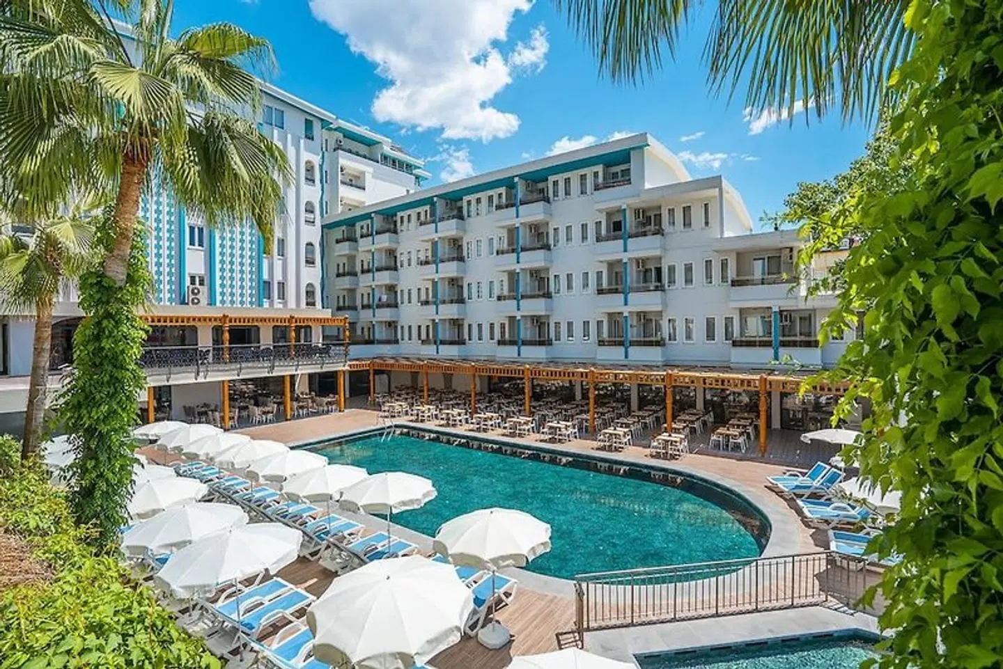 Blue Star Hotel OUTDOOR_POOL