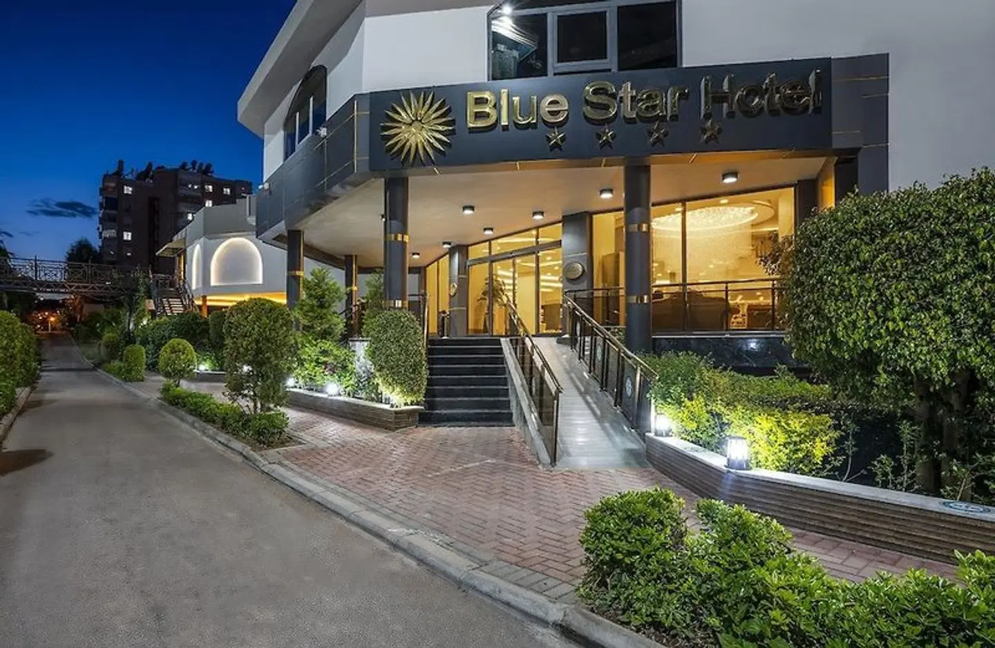 Blue Star Hotel EXTERIOR
