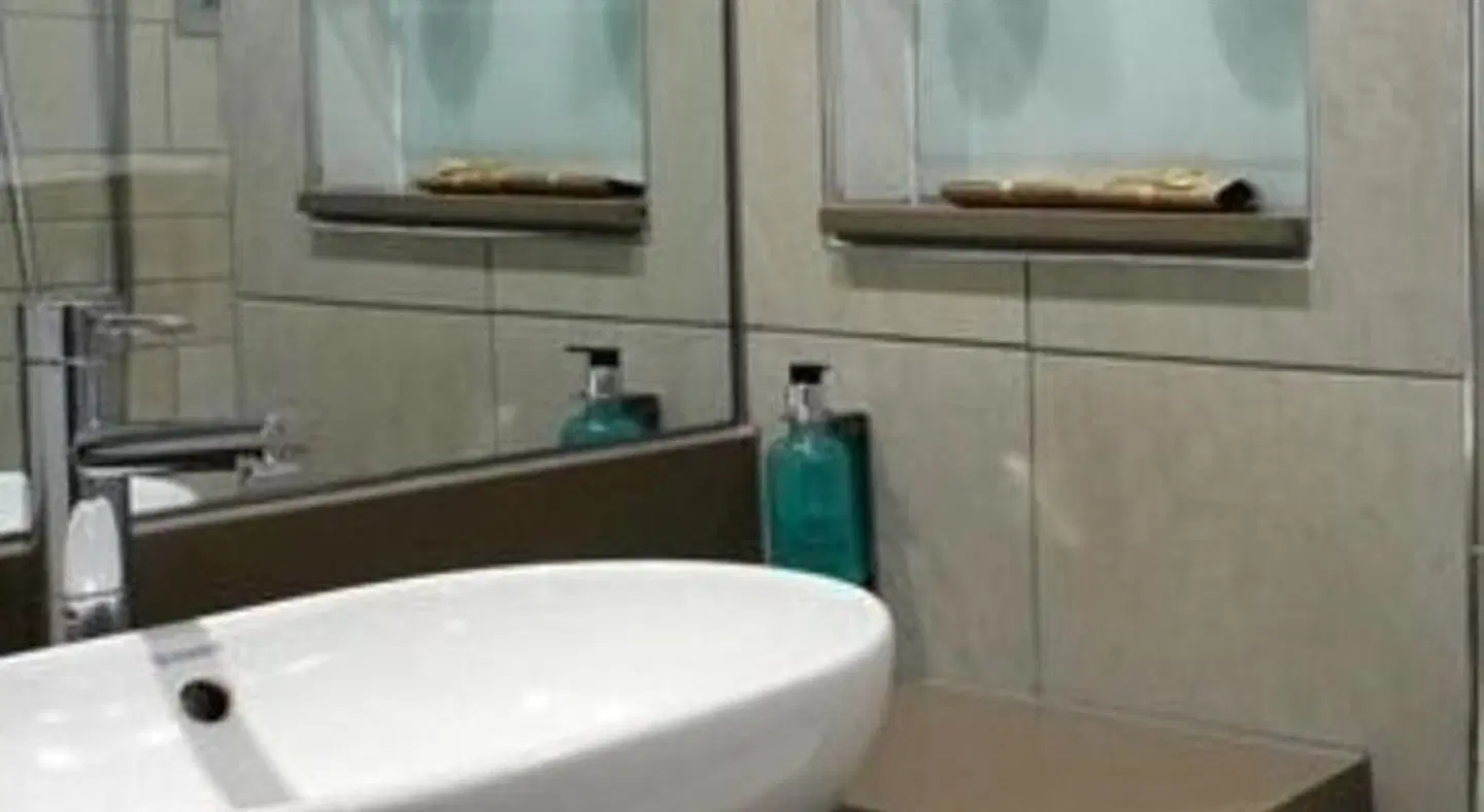 Holiday Inn Bristol City Centre Badezimmer