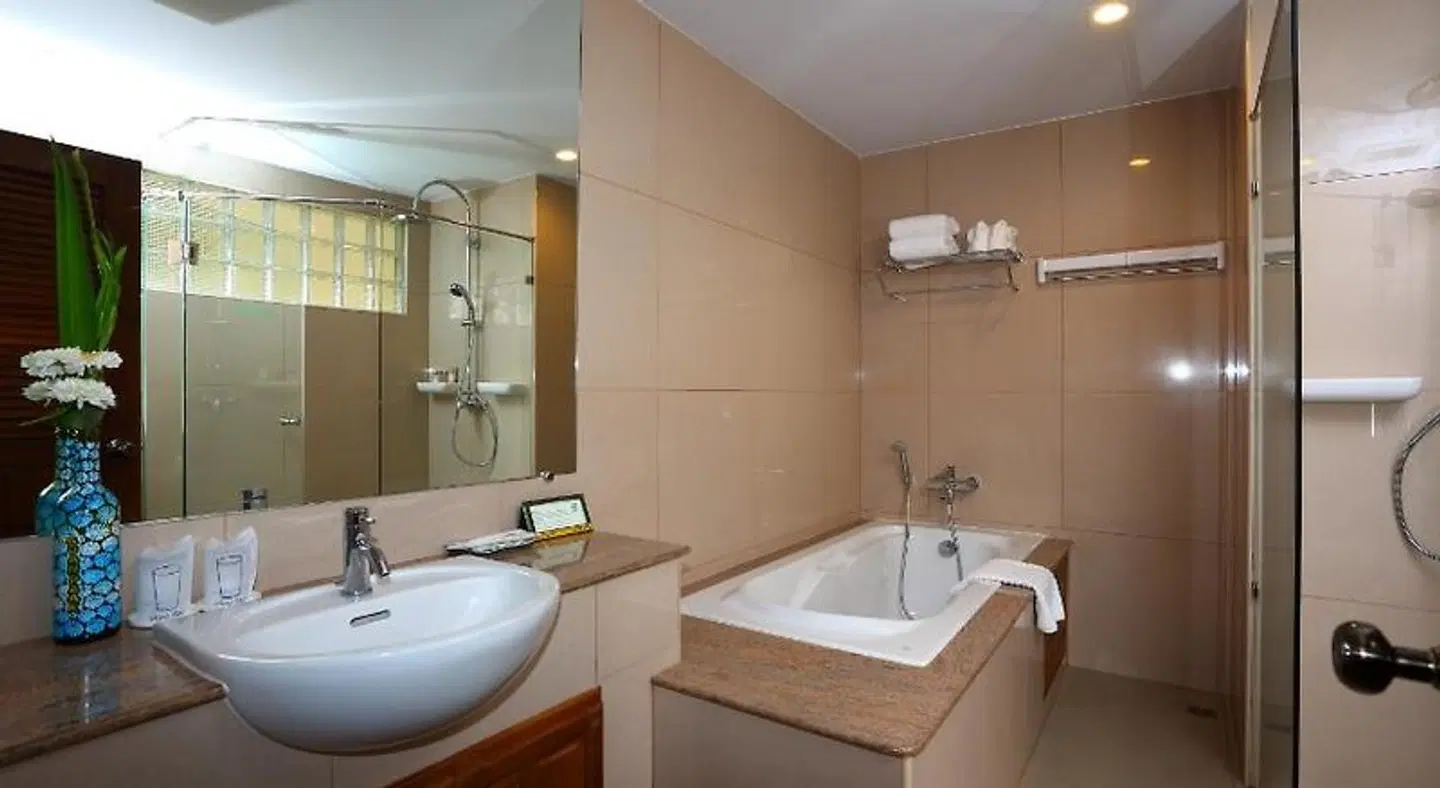 VC@Suanpaak Service Apartment Badezimmer