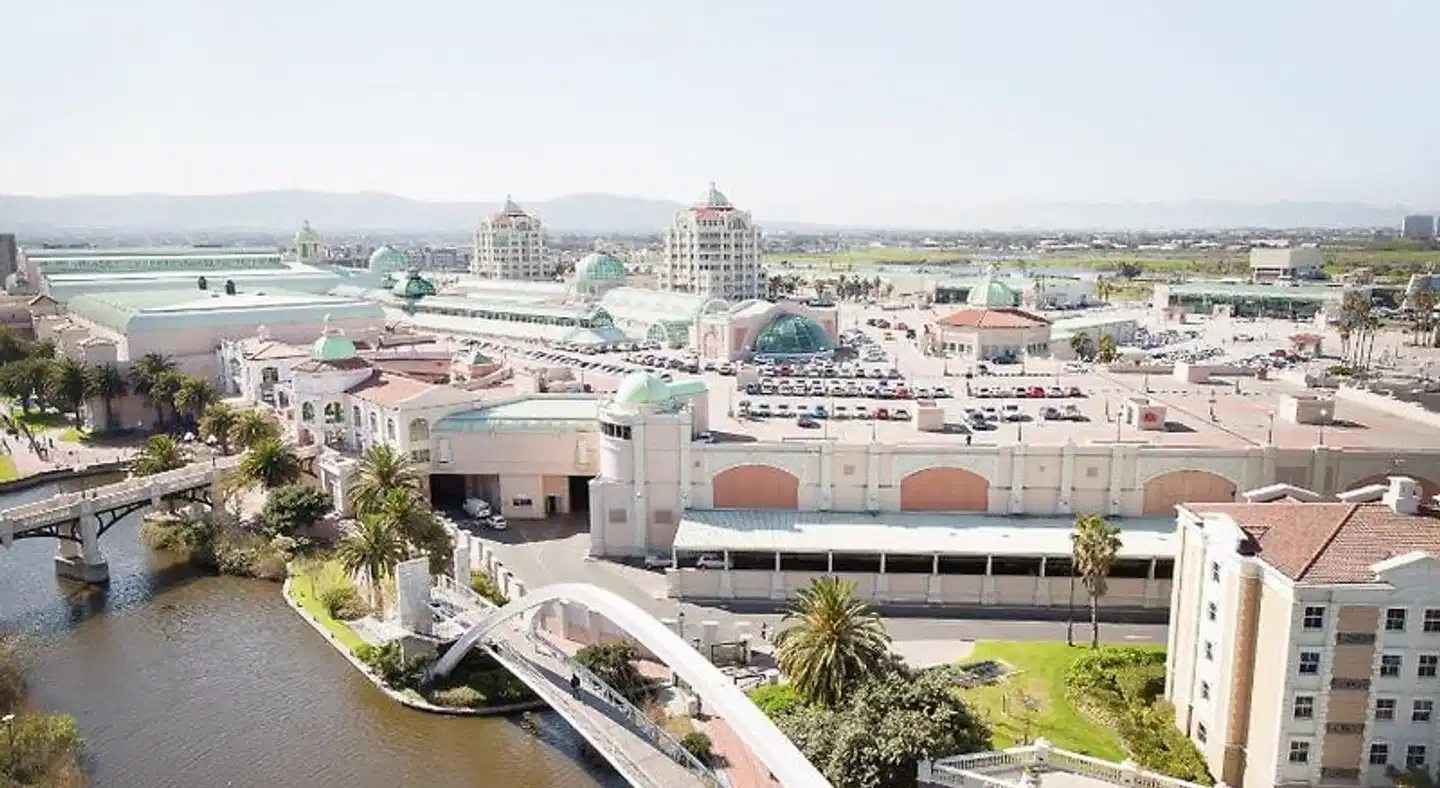 The Residences at Crystal Towers Aussenansicht