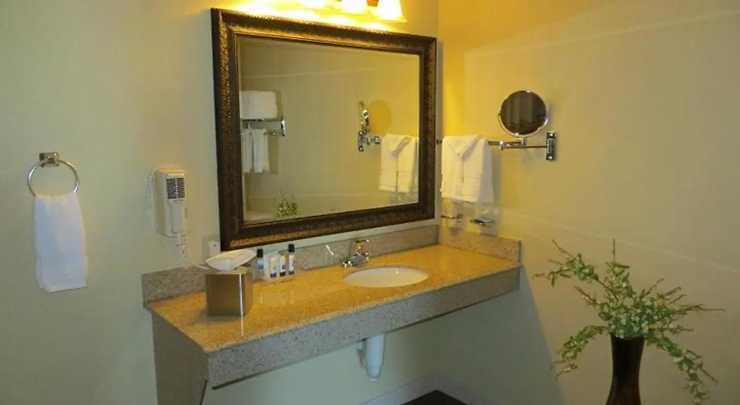Best Western Plus Georgetown Inn & Suites Badezimmer