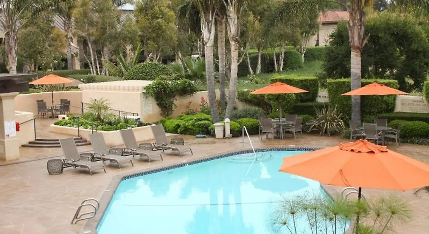 Best Western Plus South Coast Inn OUTDOOR_POOL