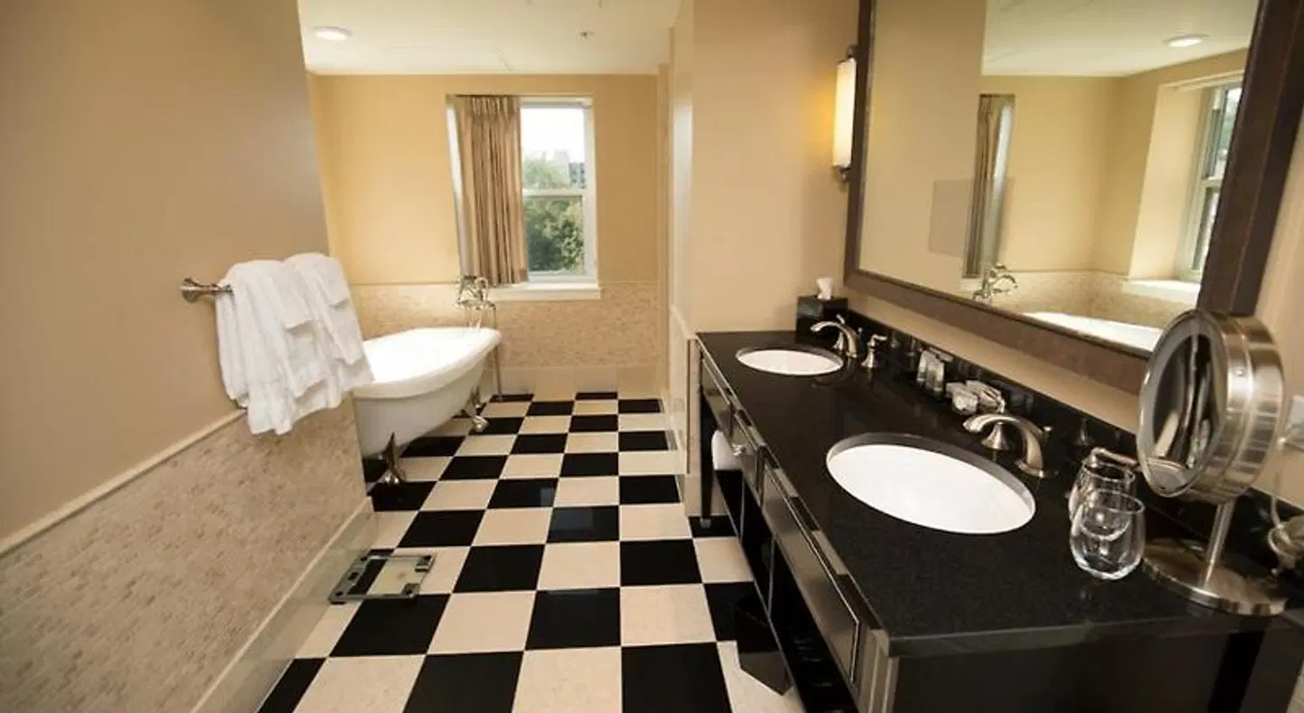 The Edgewater Badezimmer