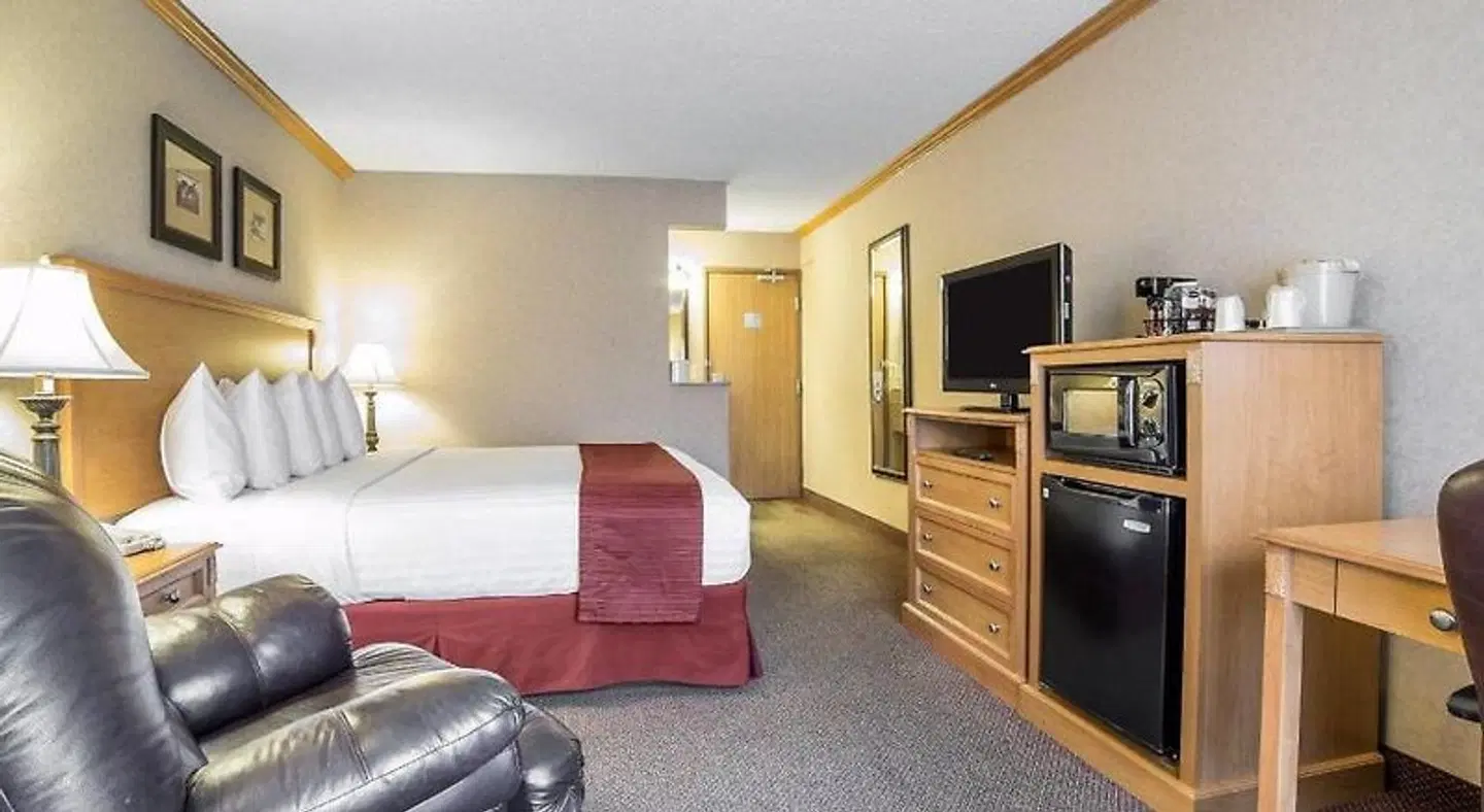 Quality Inn & Suites Casper ROOM_EXAMPLE