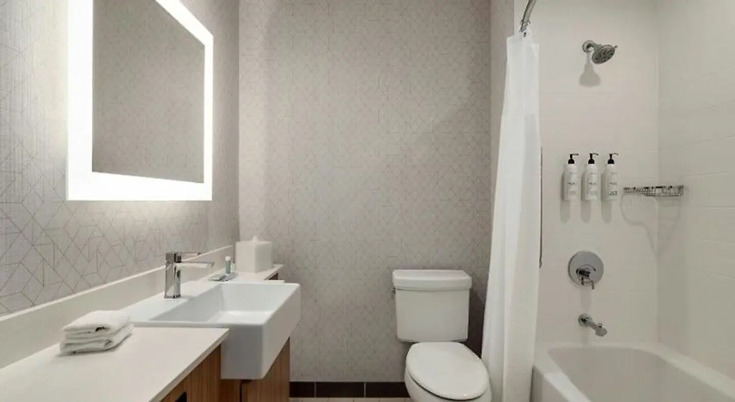 SpringHill Suites by Marriott Roanoke Badezimmer