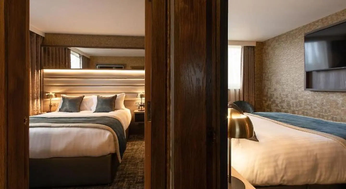Carlton Hotel Badezimmer