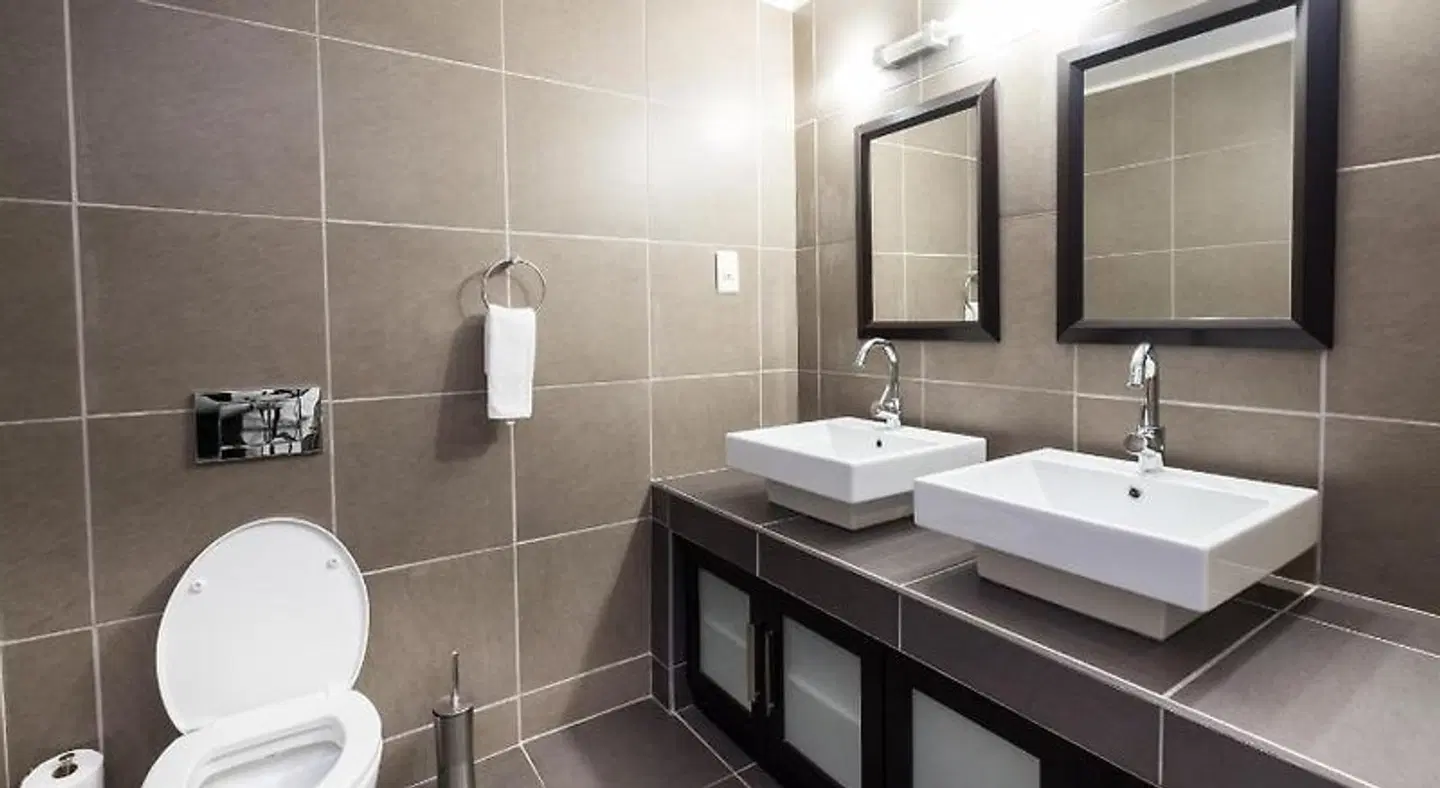 Point Waterfront Apartments Badezimmer